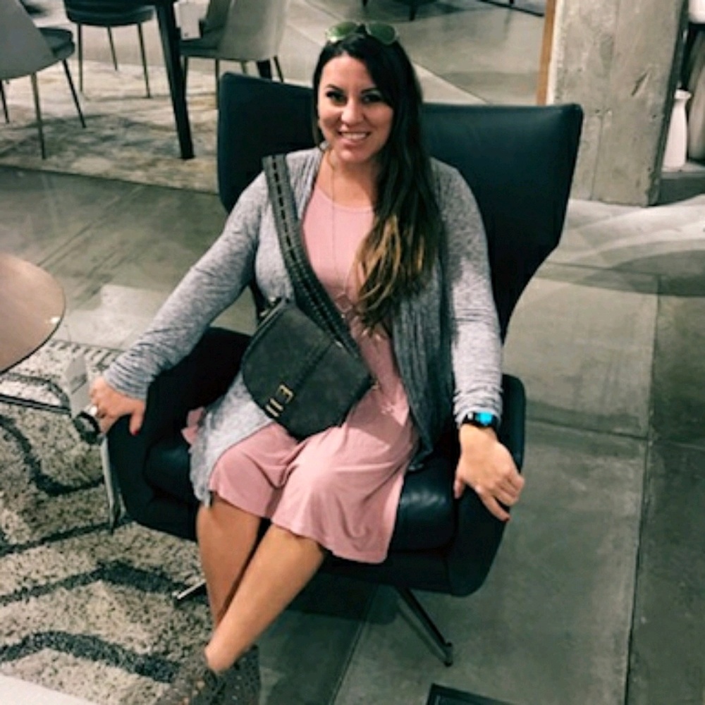 Meet your Posher, Crystal